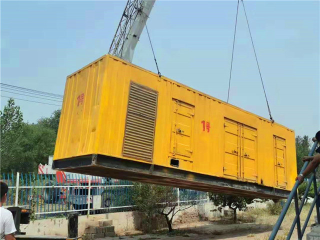 射阳300KW柴油发电机组油耗是多少？