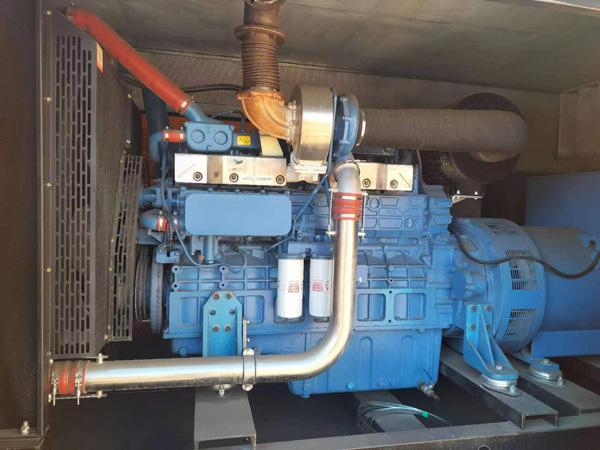 射阳燃油消耗率与进气温度的具体关系是什么？